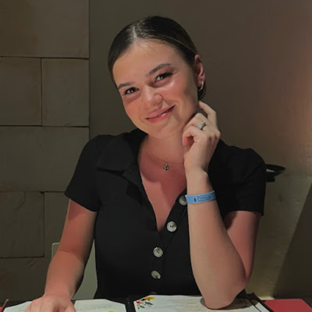 Meet your Posher, Elizabeth